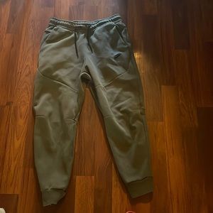 Gently used Nike tech sweat pants